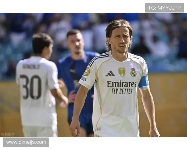 莫德里奇社媒庆祝胜利：圣西罗球场的难忘夜晚与Forza Milan同行